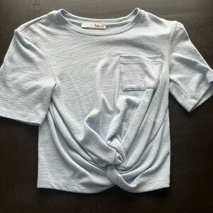 Aritizia Size Xtra-Small Women's Light Blue Knot Front Top Cropped‎ Wilfred Free